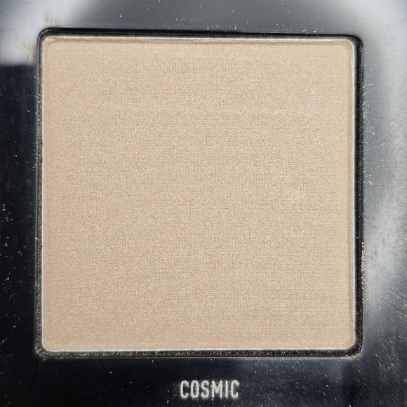 Morphe Highlighter Palette - Gold and Silver Shades - Picture 11 of 16